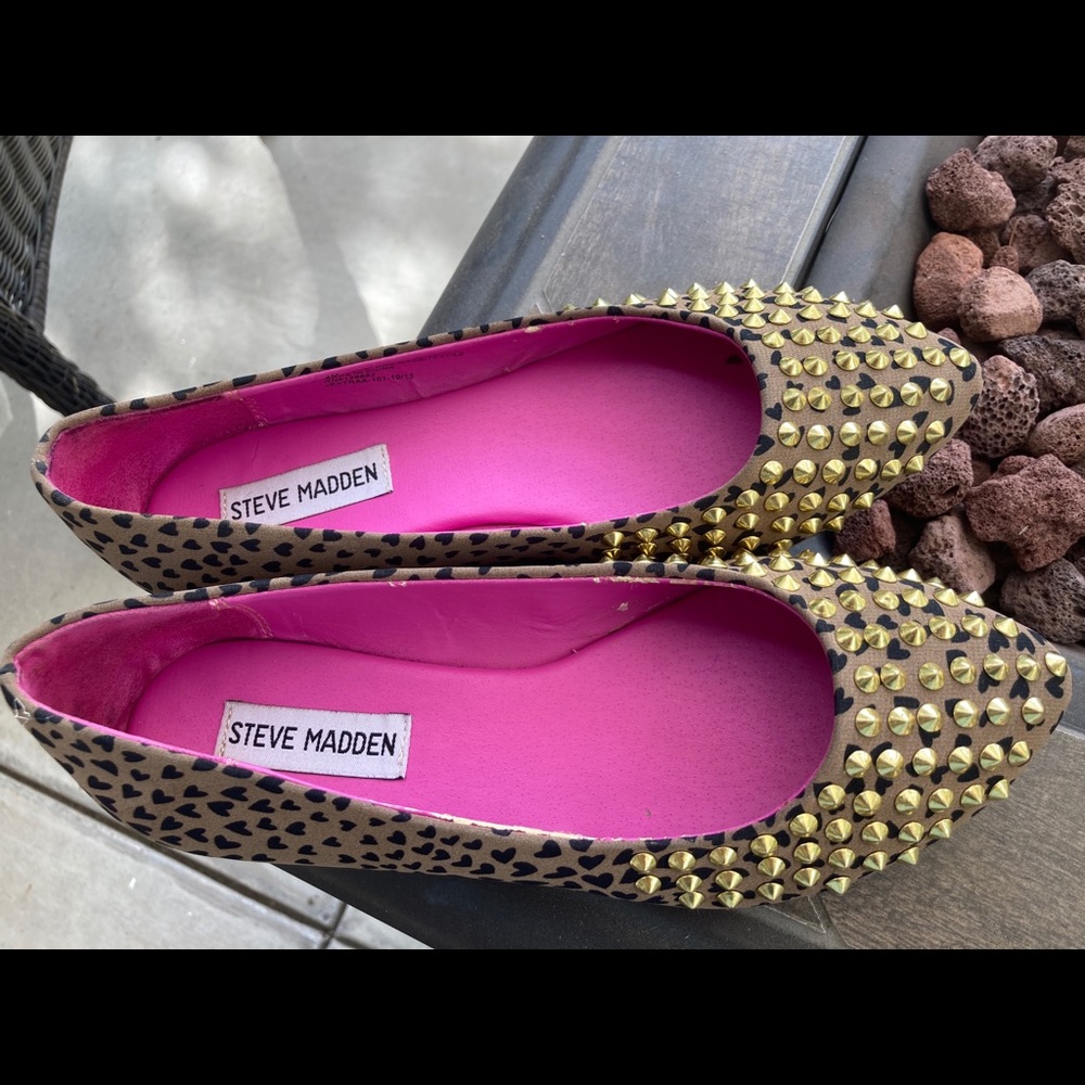Steve Madden Size 4 studded flats